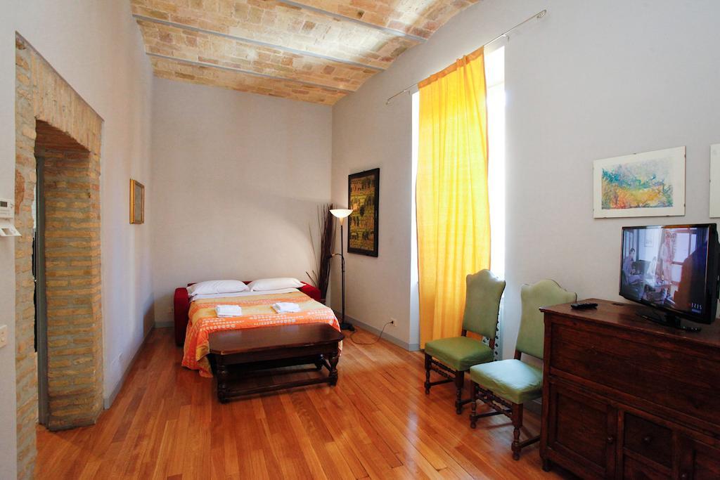 Colosseo Apartments And Rooms - Rome City Centre Dış mekan fotoğraf