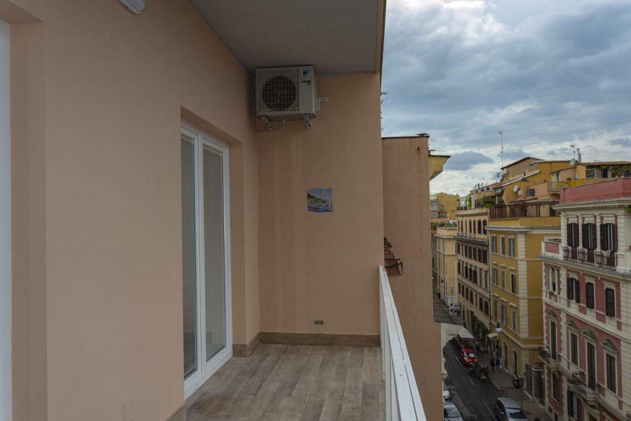 Colosseo Apartments And Rooms - Rome City Centre Dış mekan fotoğraf